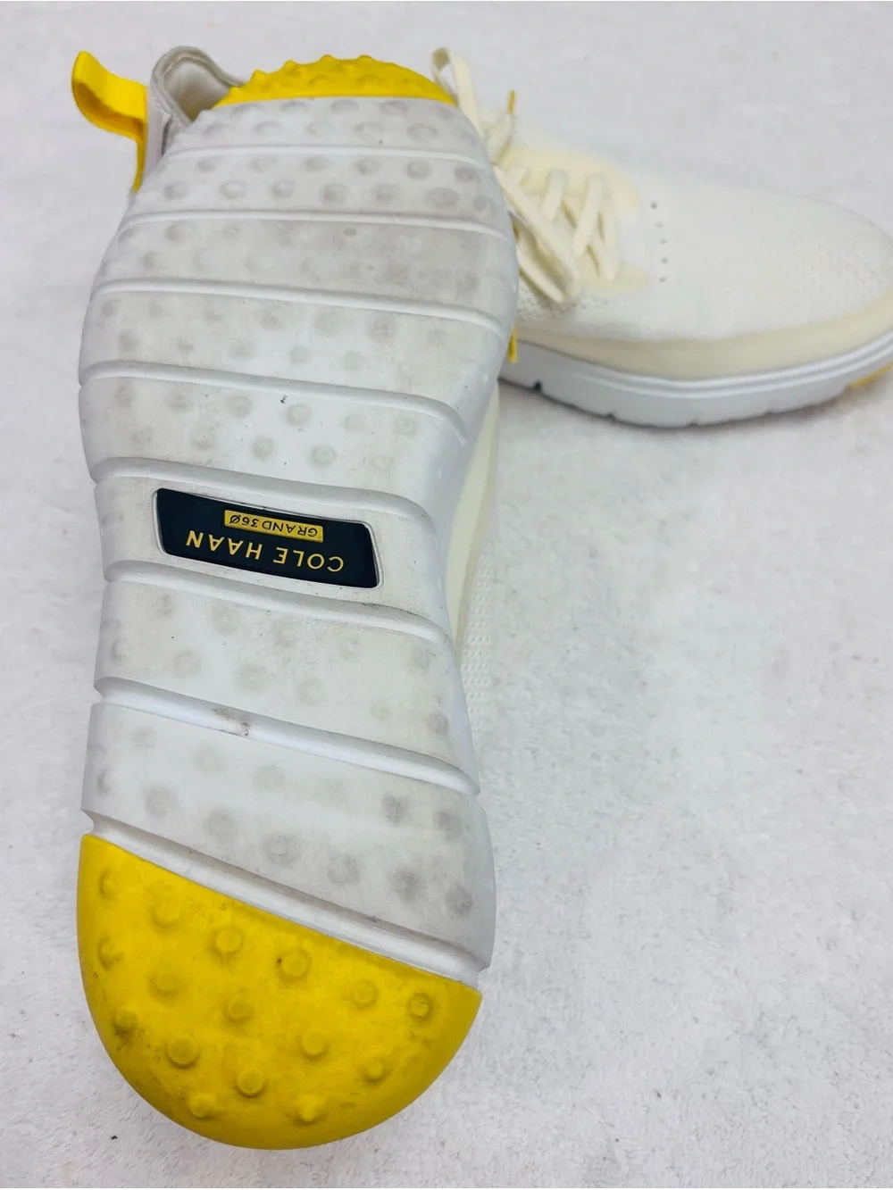 Almost Brand New Men’s Sneakers By Cole Haan - Size 10.5 USA / 43.5 EU- box 80